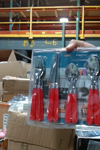 UniqueWare 16 Piece Cutlery Set