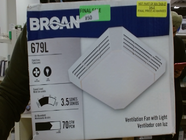 BROAN 679L Ventilation Fan with Light