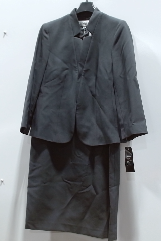 Le Suit Women's Gray Skirt Suit Set