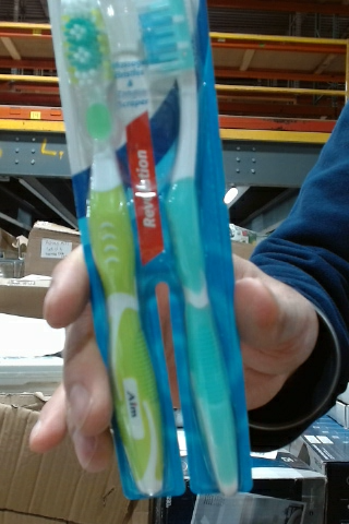 Aim Revelation Toothbrush Twin Pack