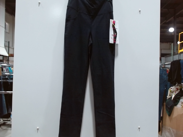 Willowood Women's Black Pull-On Pants