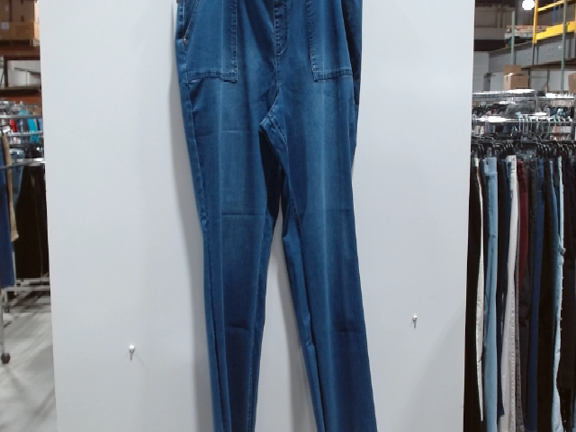 Alfred Dunner Women's Pull-On Straight Leg Pants