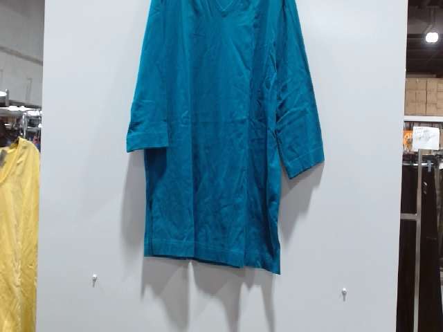 Dressbarn Women's Blue V-Neck 3/4 Sleeve T-Shirt