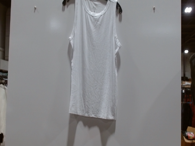 Ava & Viv Women's White Sleeveless Tank Top