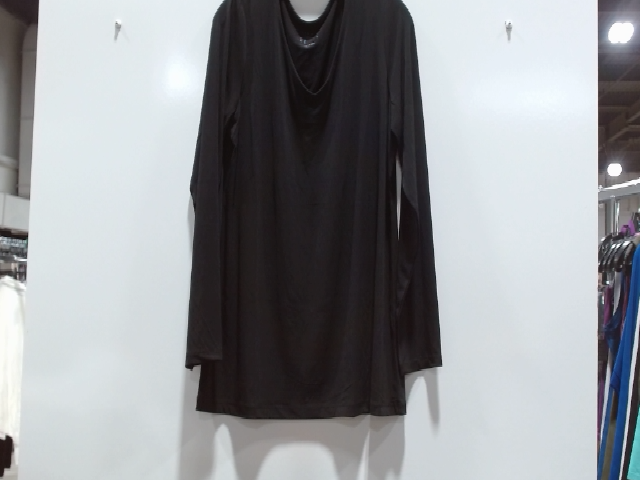 Danskin Long Sleeve V-Neck Top