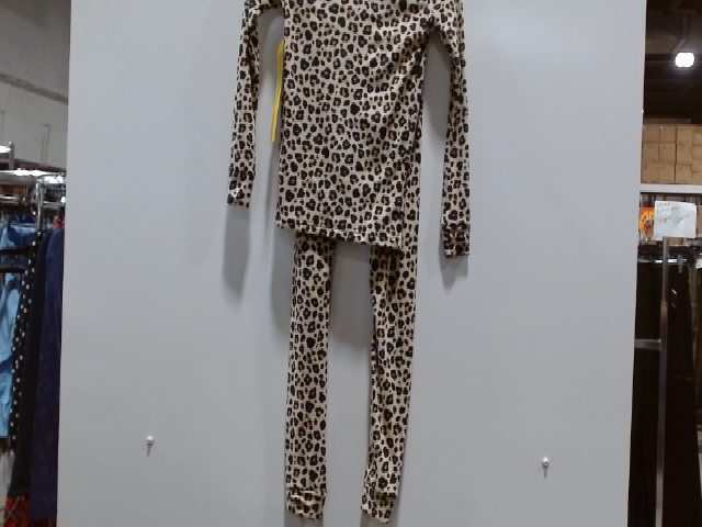Cat & Jack XS Toddler Girls Leopard Print Pajama Set