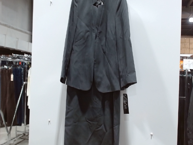 Le Suit Women's Gray Skirt Suit Set
