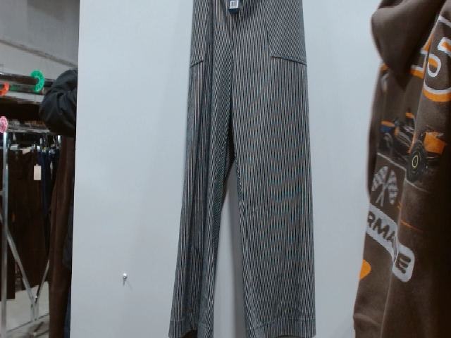 Universal Thread Women's Size 29 Gray Striped Wide Leg Crop Pants