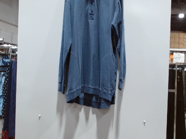 Universal Thread Blue Activewear Sweatshirt