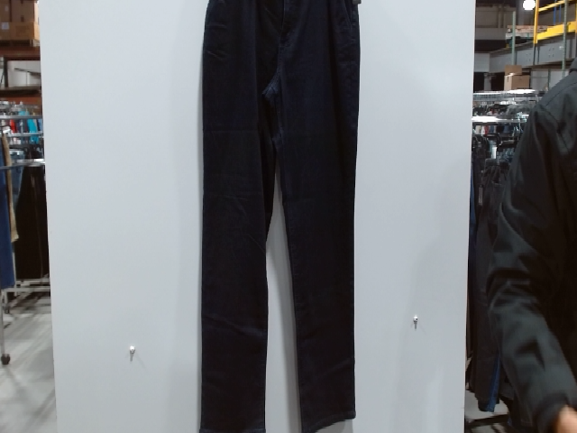 Lee Women's Secretly Shapes Straight Leg Jeans