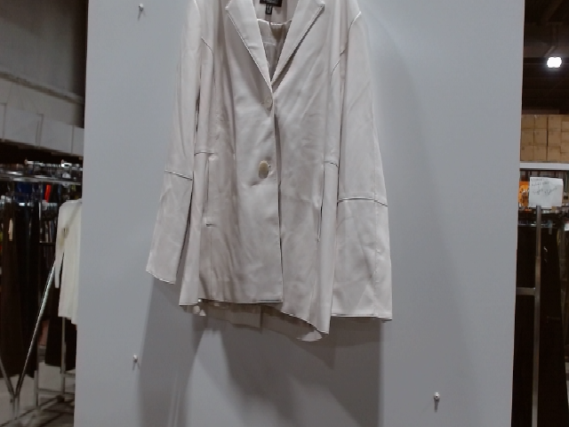RENÉ Beige Blazer