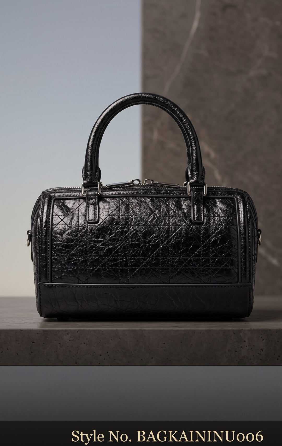 Black Textured Zip-Top Carryall | BAGKAININU006
