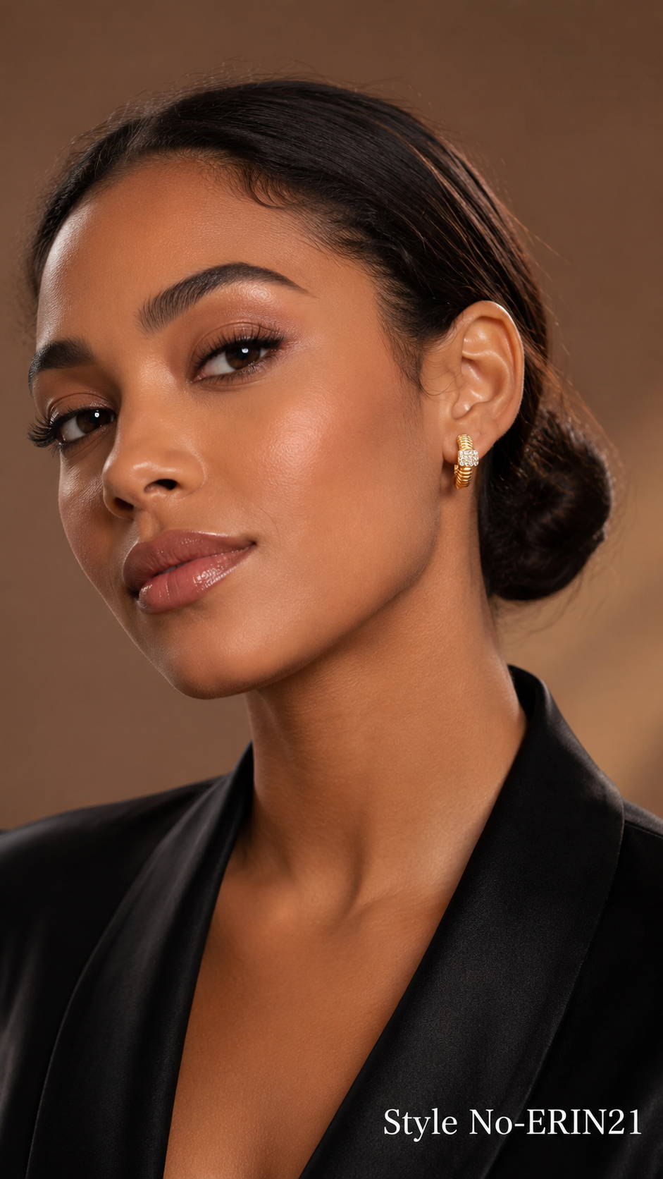Gold Ribbed Huggie Hoop Earrings With Pavé CZ Center