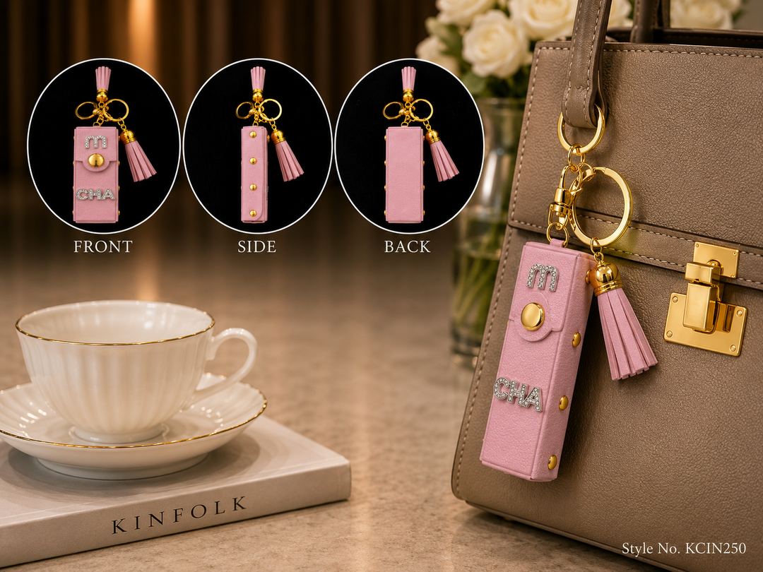 White mini wallet with tassel and gold tone accents Keychain | KCIN250